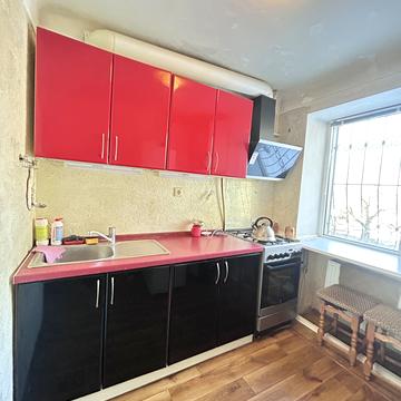 Звязківців вул., 3