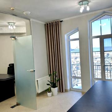 Святослава Караванського вул. (Жуковського), 33