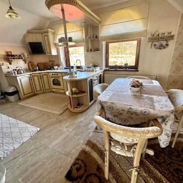 Івана Франка вул., 40