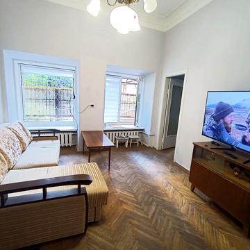 Прорізна вул., 11