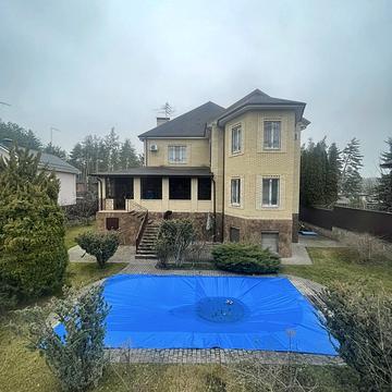 Квітнева вул., 14