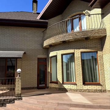 Абрикосова, 3