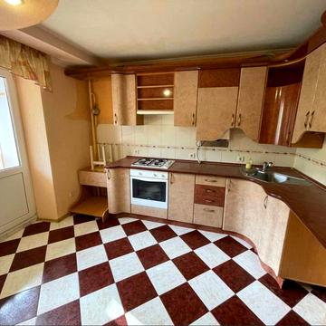 Степана Бандери вул., 9