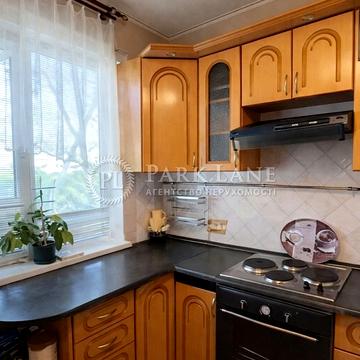 Композитора Лятошинського вул., 28