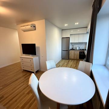 Лесі Українки бульв., 19