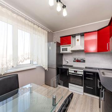 Академіка Заболотного вул., 48