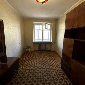 Незалежності бульв. (50 років Жовтня), 10