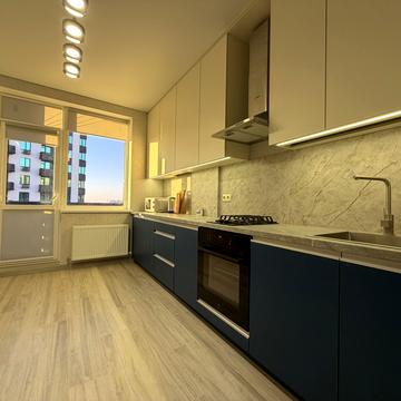 Героїв Небесної Сотні просп., (Будинок 20/10)