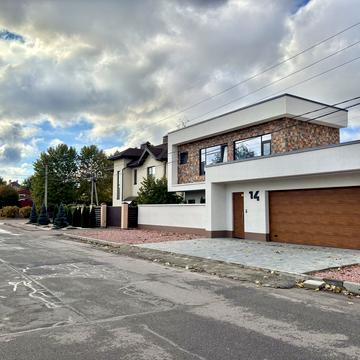 Княгині Ольги вул., 14