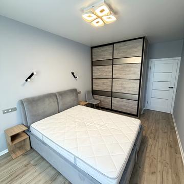 Європейського Союзу просп. (Правди), 41-Є