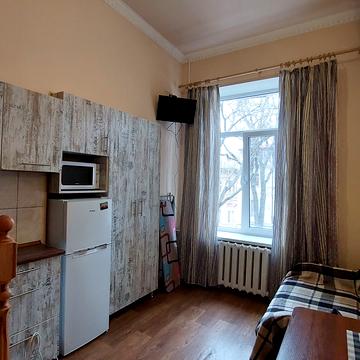 Ніжинська вул., 42