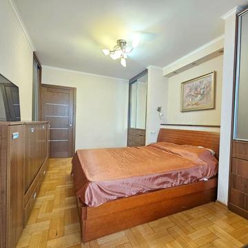 Урлівська вул., 15