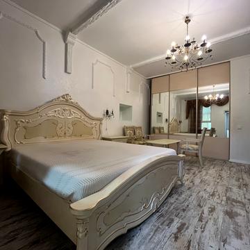 Олександра Кутузакія вул. (Ленінградська), 54