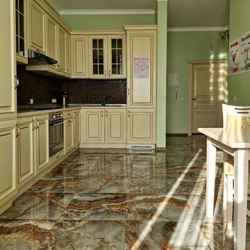 Дніпровська набережна вул., 14