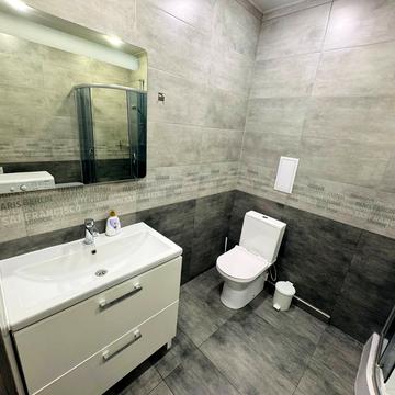 Набережна Перемоги вул., 42