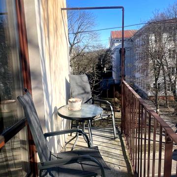 Пекарська вул., 49