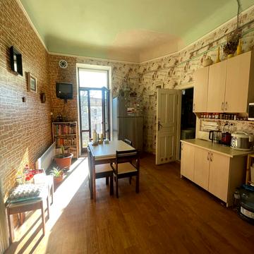 Пекарська вул., 49