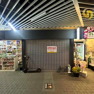 Новонаводницька вул. (Лаврська), 1