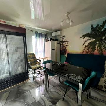 Головна вул., 1