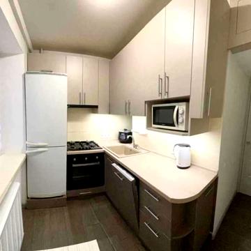 Берестейський просп. (Перемоги), 12