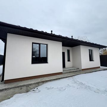 Леоніда Каденюка вул., 49