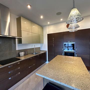 Андрія Верхогляда вул. (Михайла Драгомирова), 3