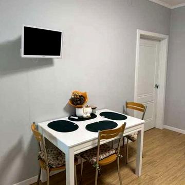 Саперно-Слобідська вул., 8