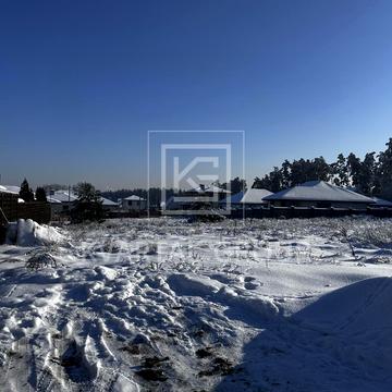 Євгена Плужника вул.