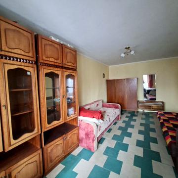 Довженка, 16