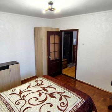 Райдужна вул., 33