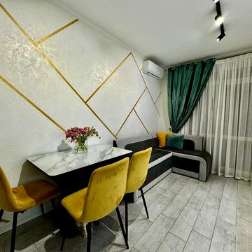 Олександра Довженка вул., 33