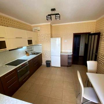 Олександри Екстер вул. (Марини Цвєтаєвої), 3