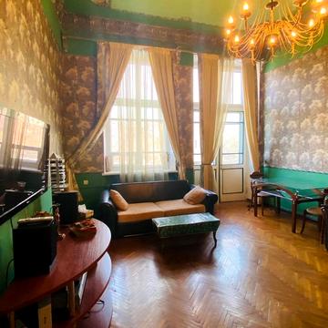 Лесі Українки просп. (Гагаріна), 4