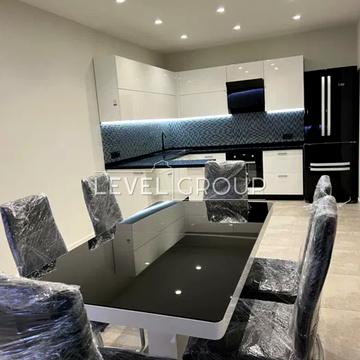 Полтавська вул., 10