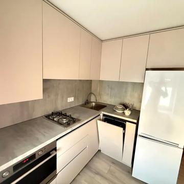 Олександра Поля просп. (Кірова), 141