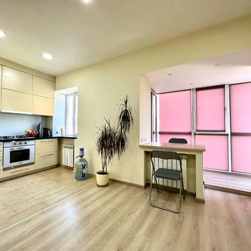 Князя Володимира Великого вул. (Плеханова), 14