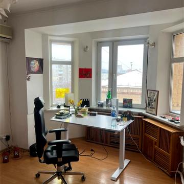 Костянтинівська вул., 34