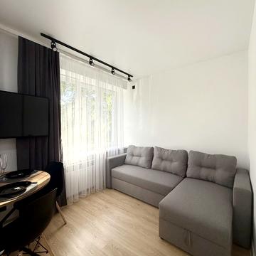 Будівельників вул., 5