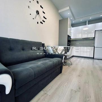 Володимира Моссаковського вул. (Клари Цеткін), 7