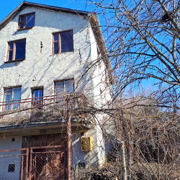 Зелена вул., 10