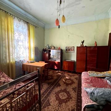 Кирила і Мефодія, 6