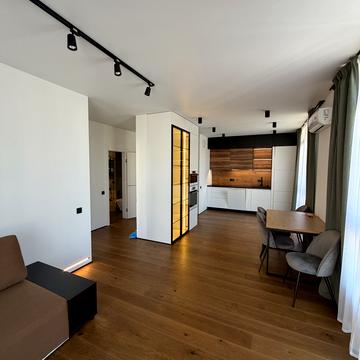 Джона Маккейна вул. (Івана Кудрі), 1-Б