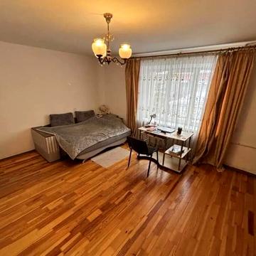 Гната Хоткевича вул., 44/5