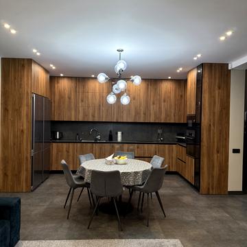 Богатирська вул., 2