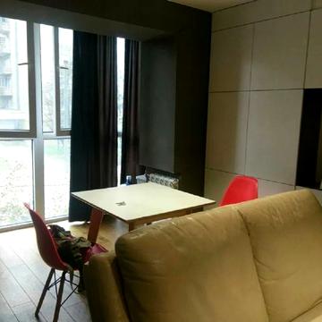 Золота вул. (), 15а