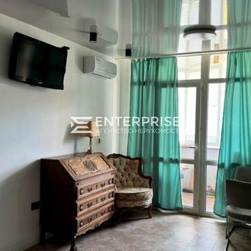 Євгена Сверстюка вул. (Марини Раскової), 6