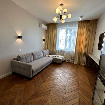 Кирило-Мефодіївська вул., 2