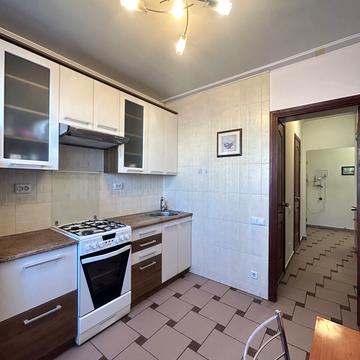 Оболонський просп., 28