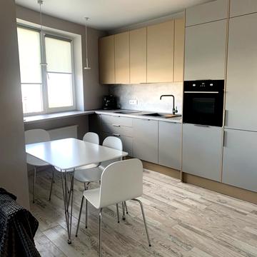 Юрія Шумського вул., 5