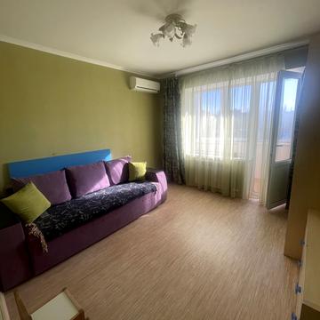 Набережна Перемоги вул., 134